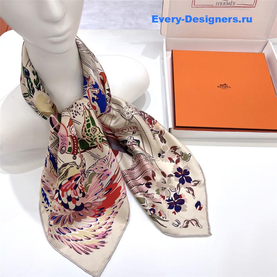 H**me5 “emile’s fantasy night” 90’s scarf