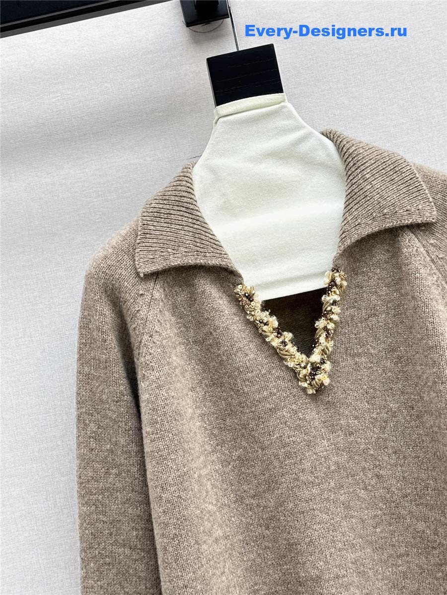 Pra*a lapel v-neck trim sweater beige