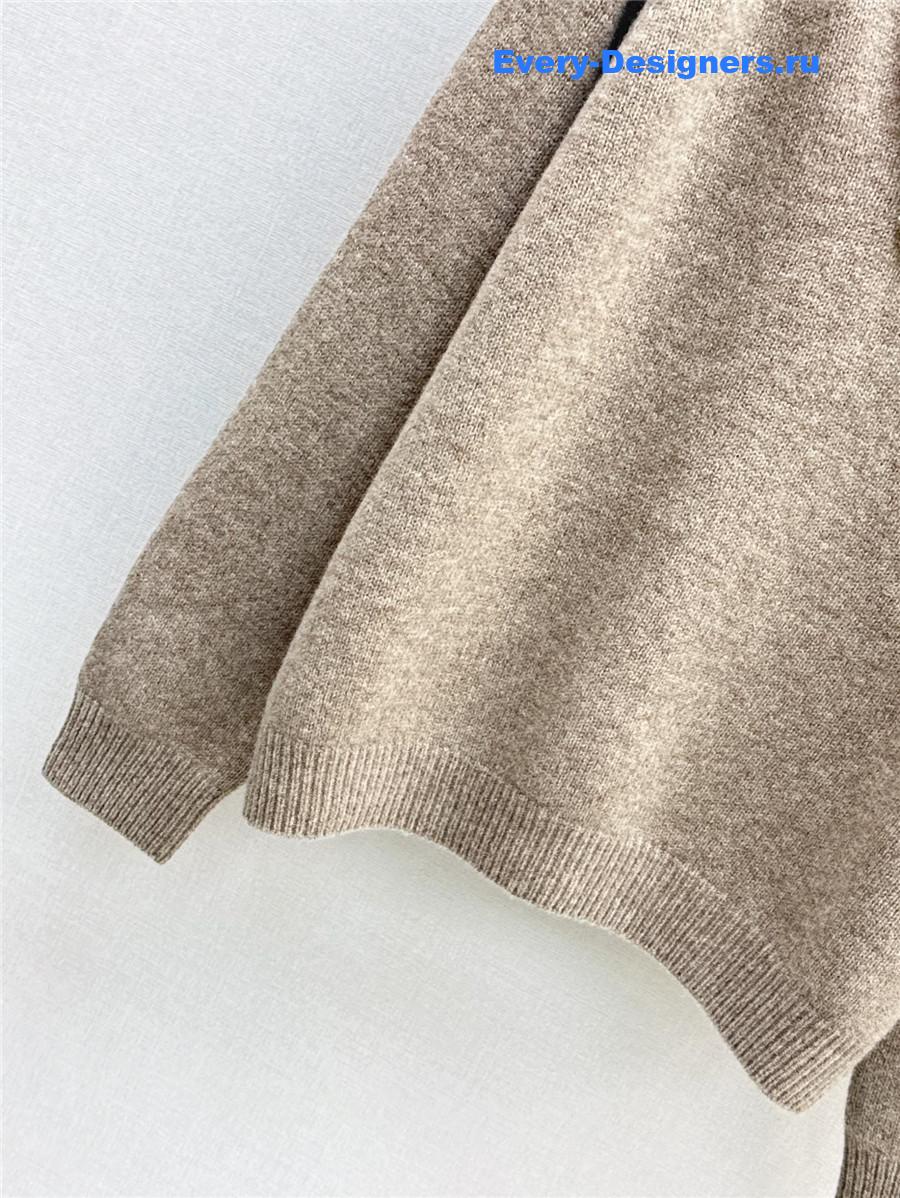Pra*a lapel v-neck trim sweater beige