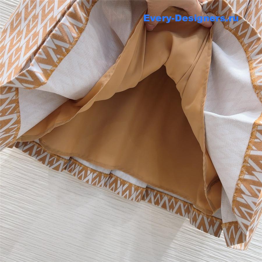 Va1e*ntin0 pleated skirt