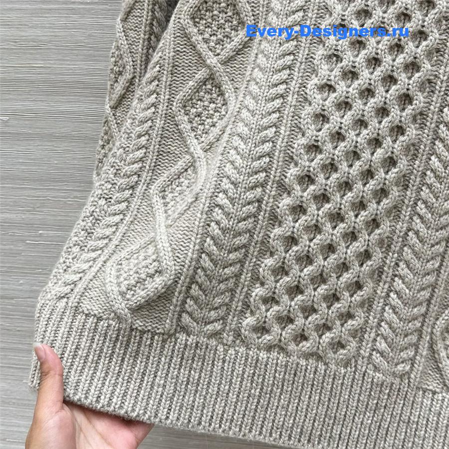 L0r0 P1ana cable cashmere sweater in grey