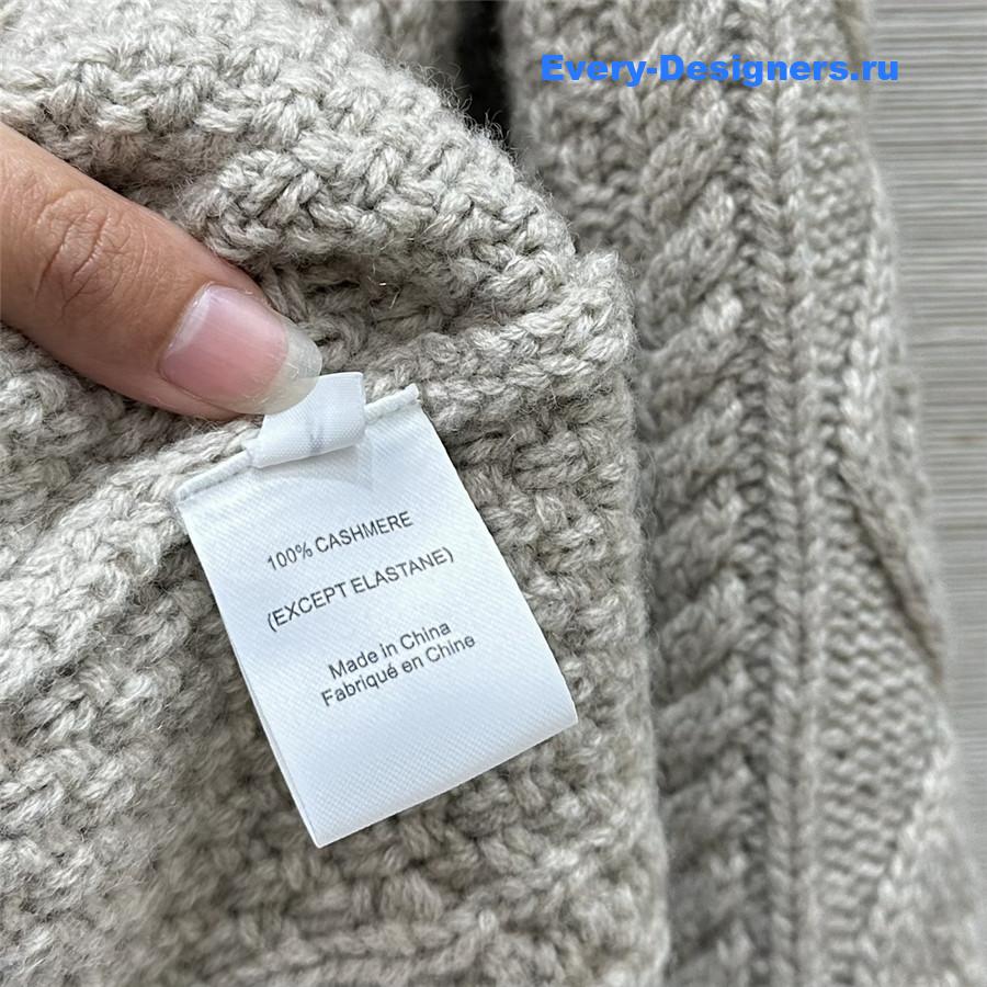 L0r0 P1ana cable cashmere sweater in grey