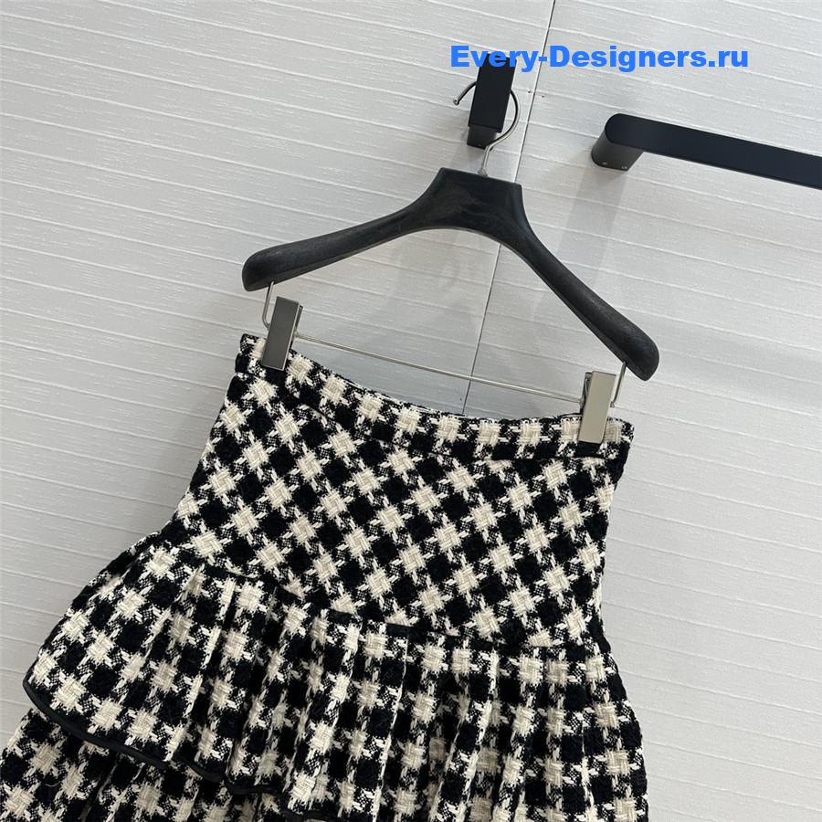 Va1e*ntin0 houndstooth cake skirt