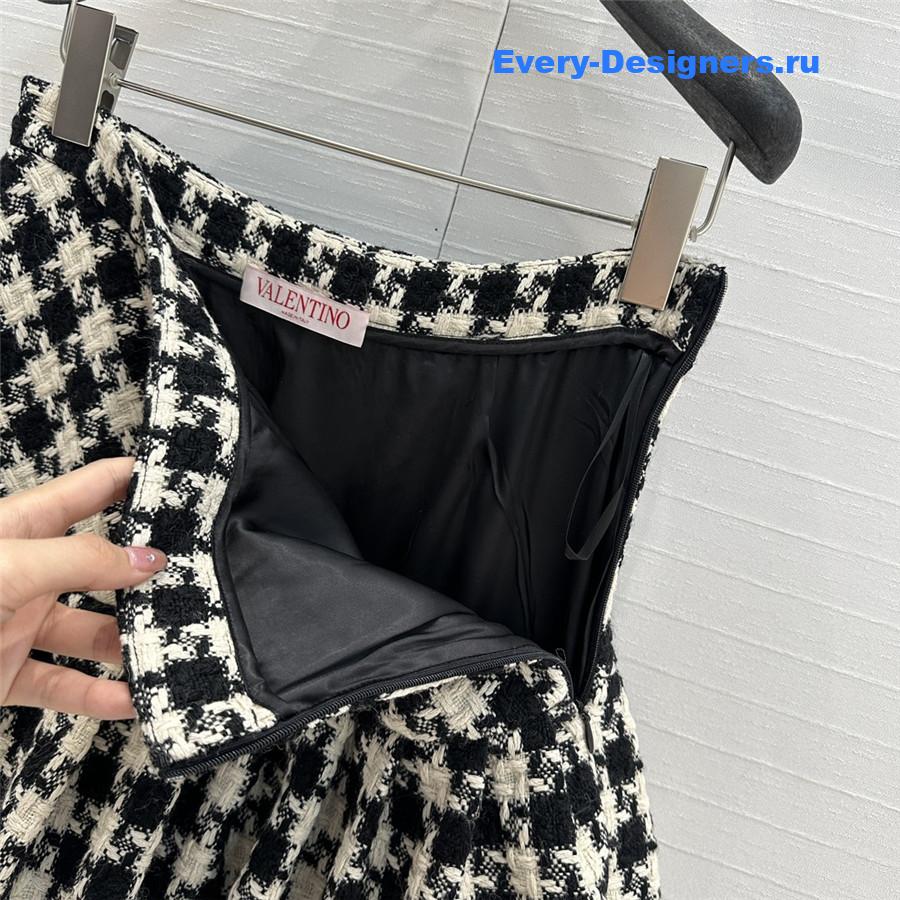 Va1e*ntin0 houndstooth cake skirt