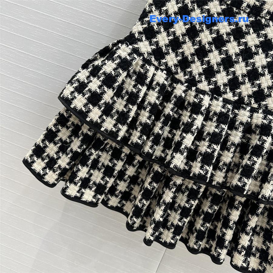 Va1e*ntin0 houndstooth cake skirt