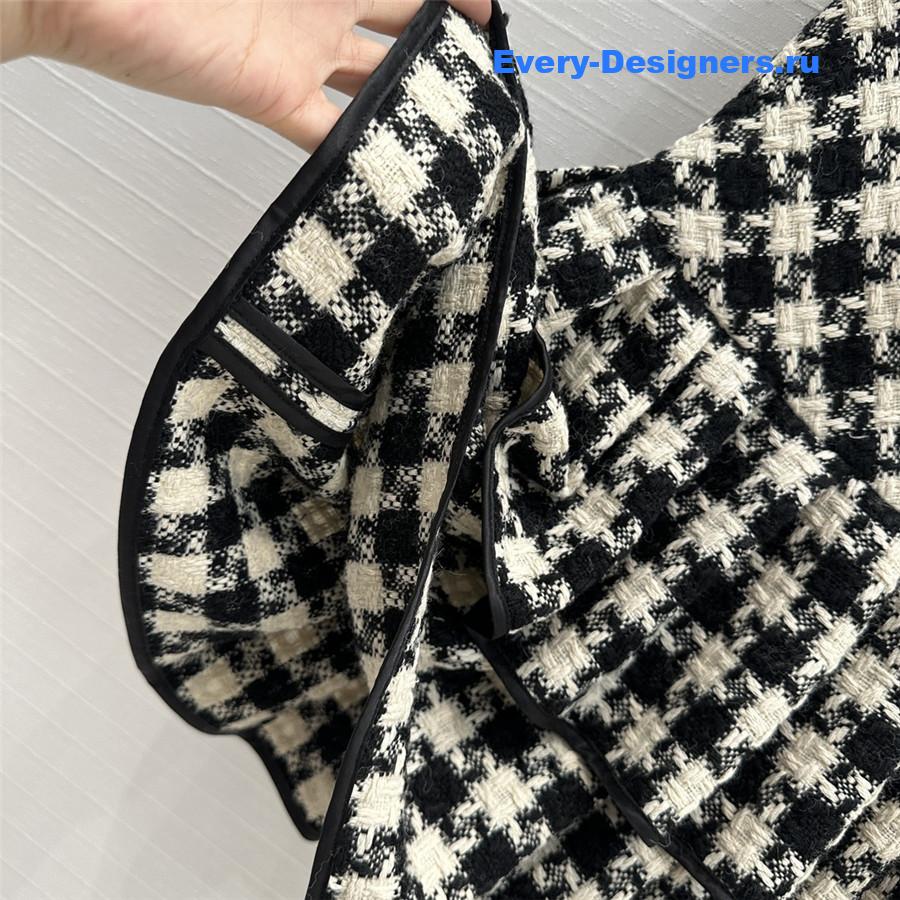 Va1e*ntin0 houndstooth cake skirt