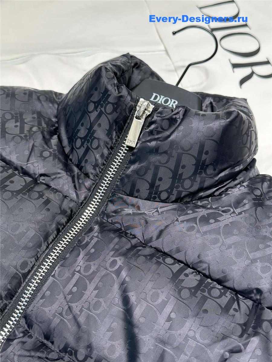 D10r all-over print down jacket