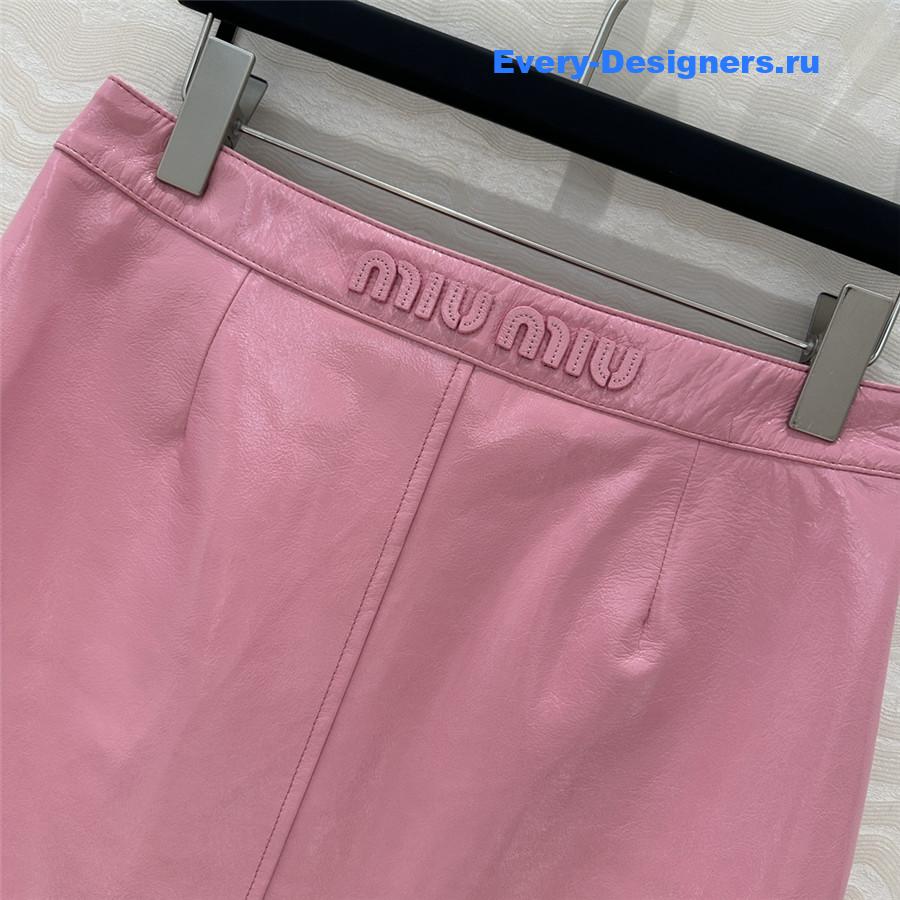 M1um1u patent leather midi skirt