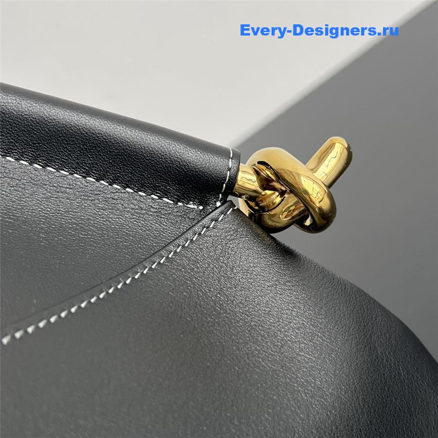 b0tt*ga Ven*ta solstice shoulder bag black