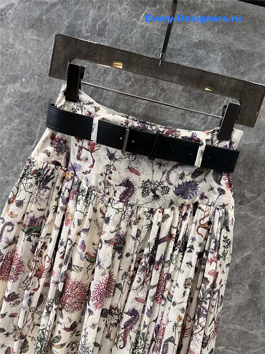 D10r mid-length belted macrocannage skirt