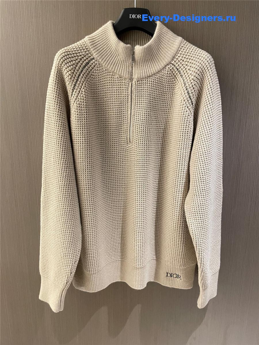 D10r cd zip collar sweater