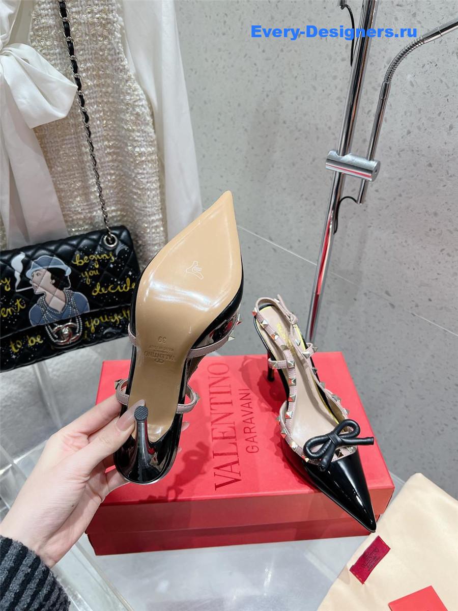 Va1e*ntin0 rockstud bow patent leather beige slingback pump
