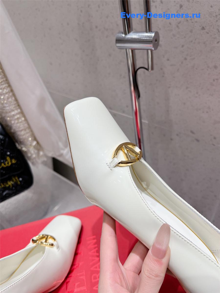 Va1e*ntin0 garavani vlogo studio pumps