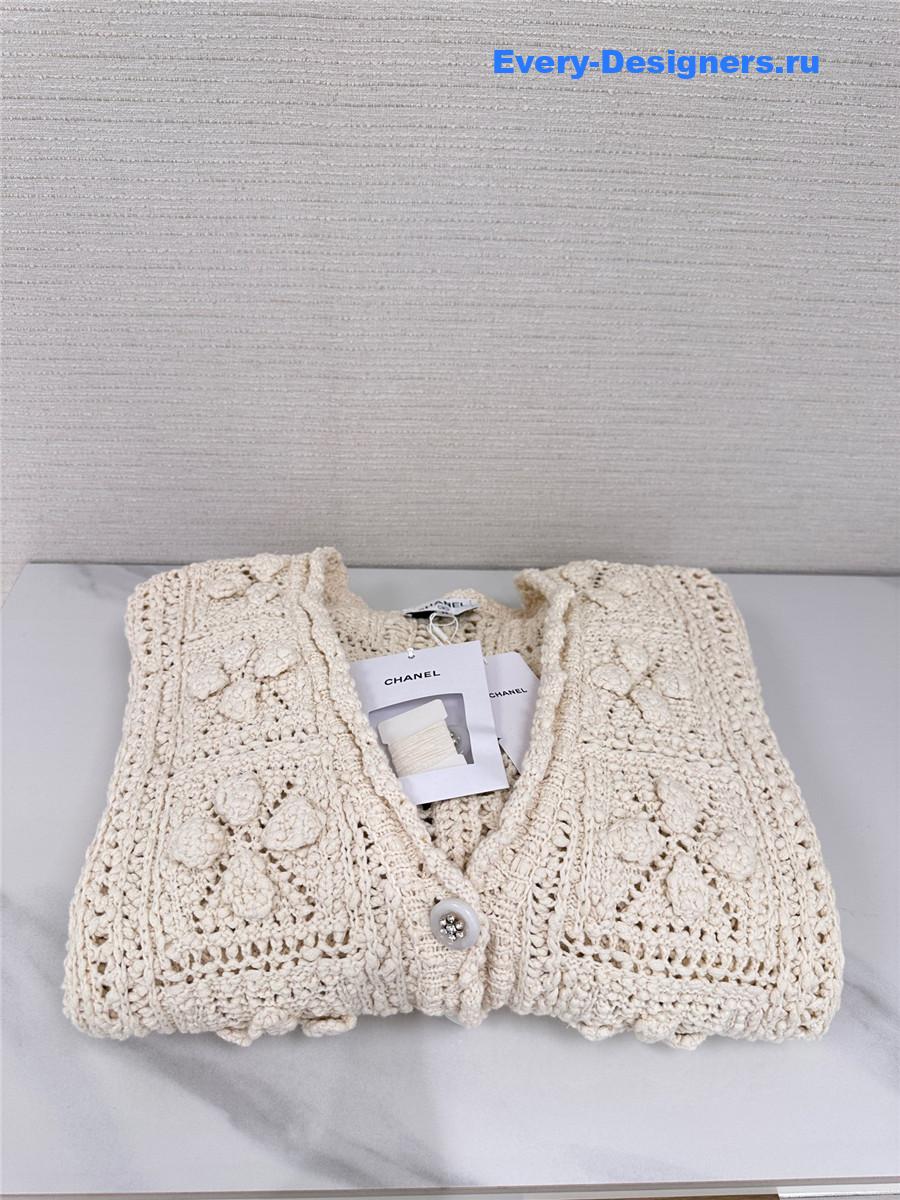 Ch**el white v-neck cutout cardigan