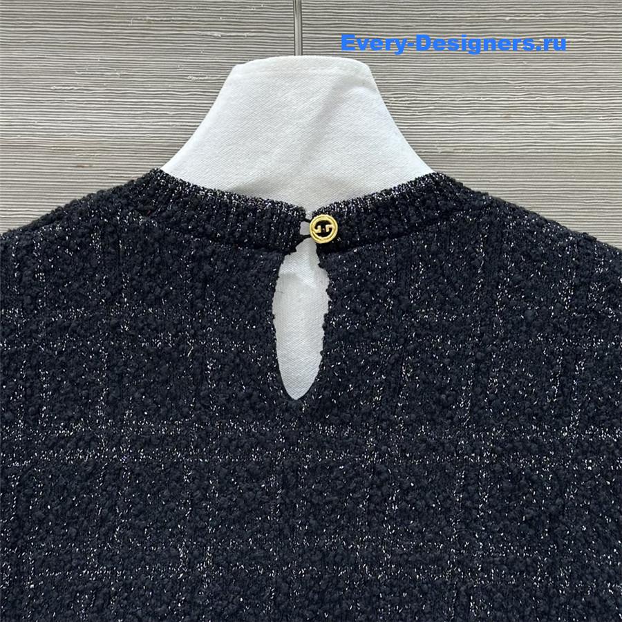 Gvc*1 gold check short-sleeved top black