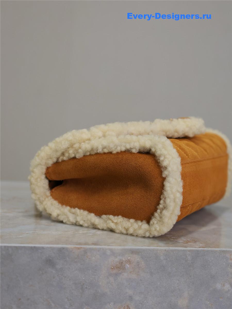 Sa1nt Lau*nt envelope shearling shoulder bag