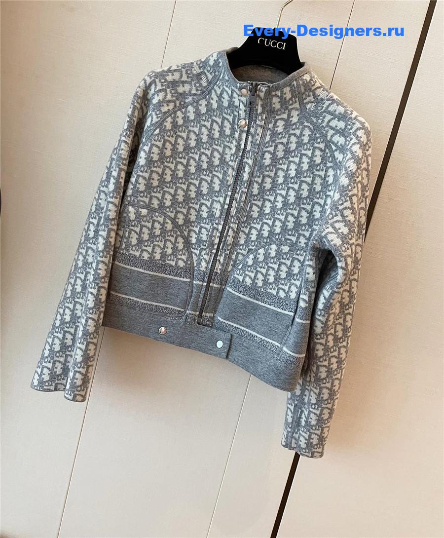 D10r oblique knitted wool zip-up jacket