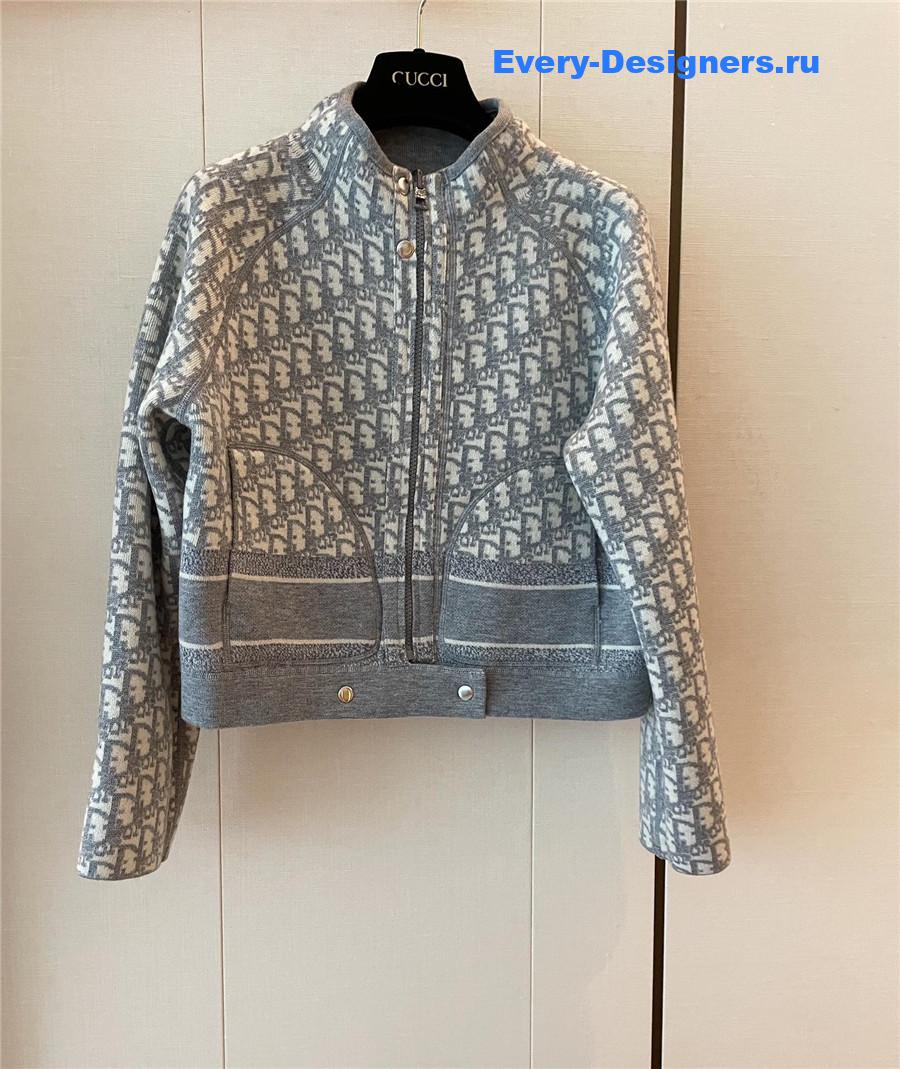 D10r oblique knitted wool zip-up jacket