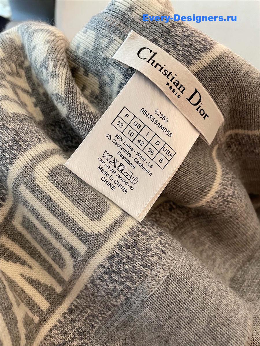 D10r oblique knitted wool zip-up jacket