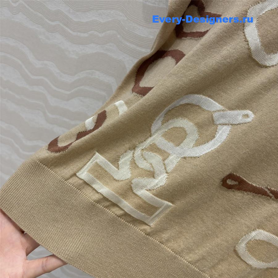 H**me5 brown knit short-sleeved top