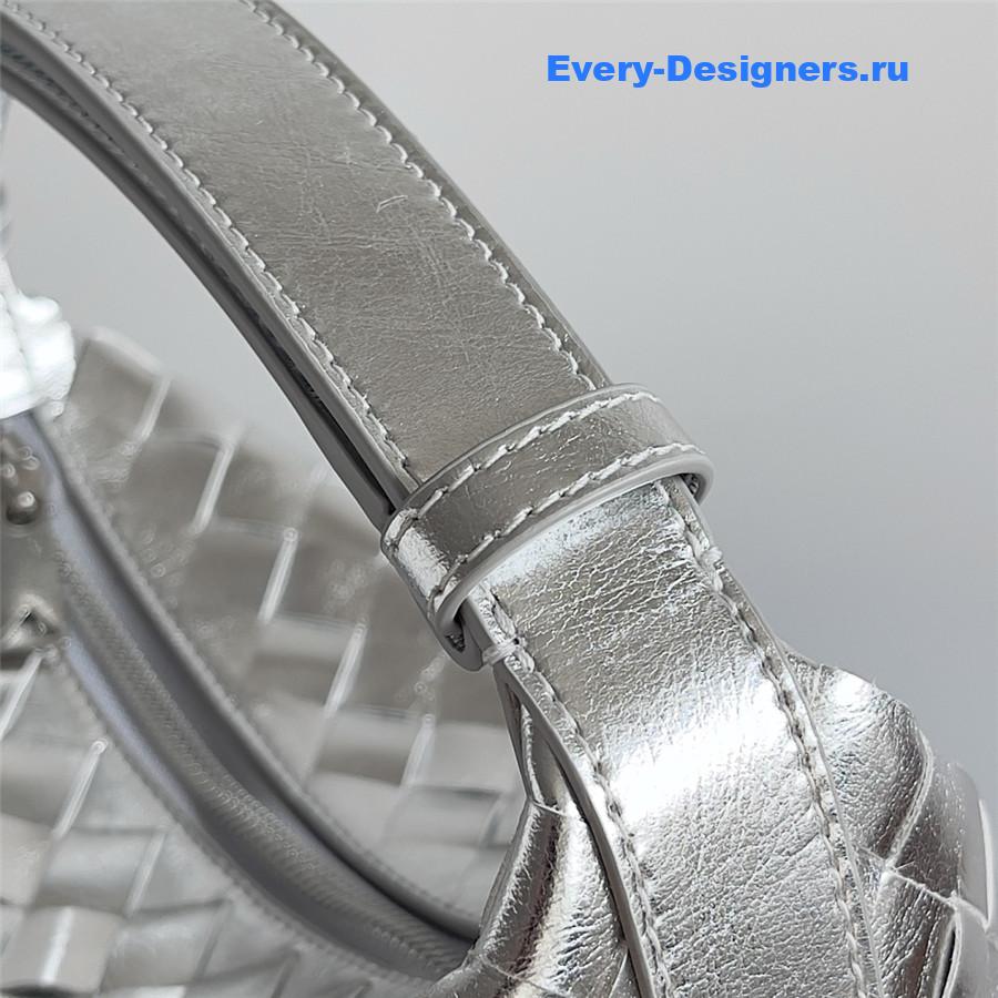 b0tt*ga Ven*ta wallace silver leather shoulder bag