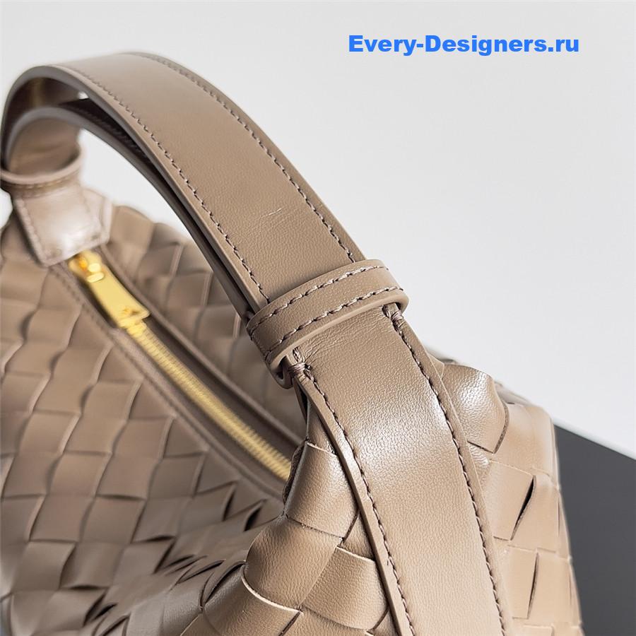 b0tt*ga Ven*ta wallace beige leather shoulder bag