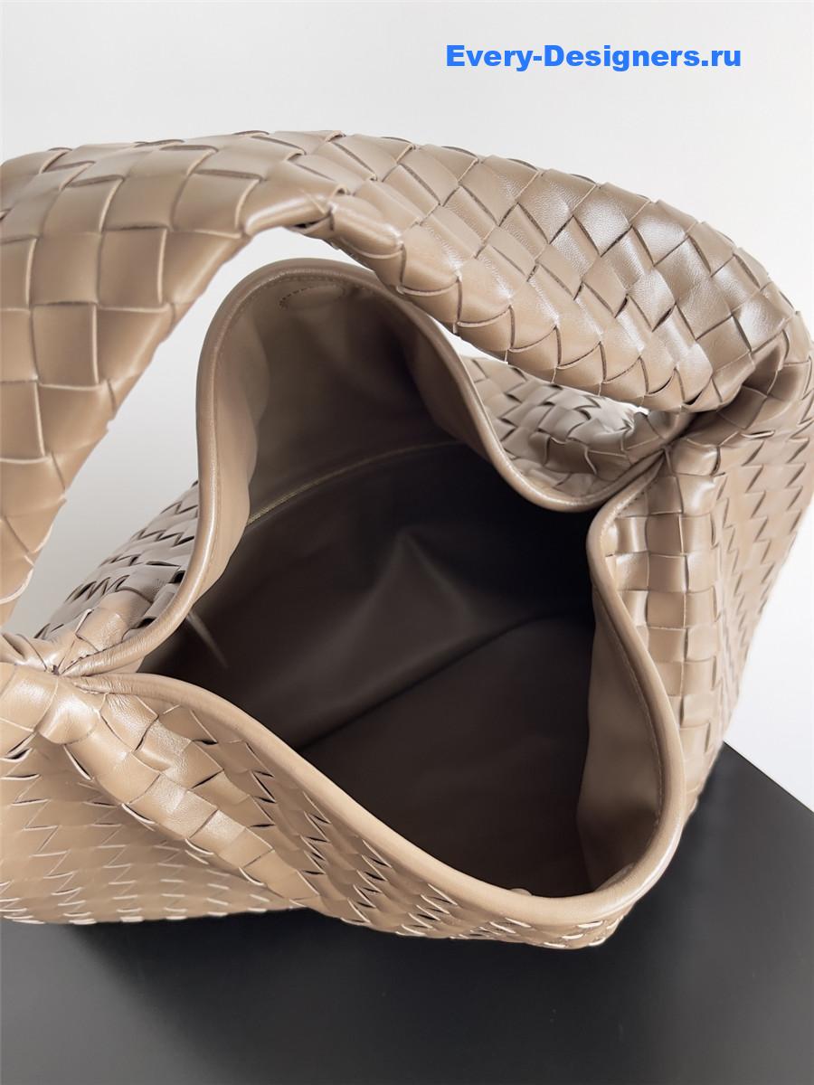 b0tt*ga Ven*ta hop large leather tote bag in beige