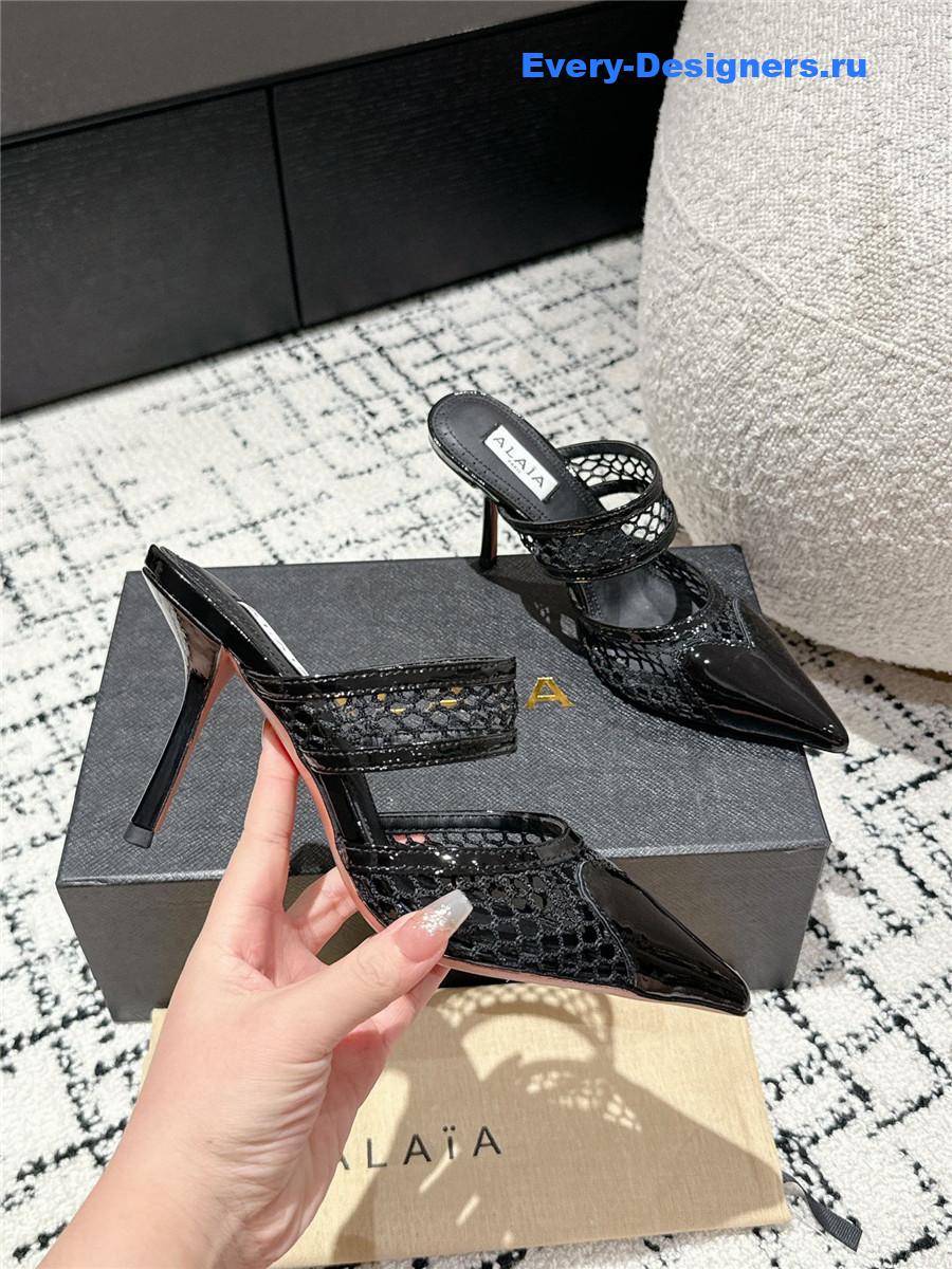 Alaia Le Coeur 90mm Leather Pumps in Black