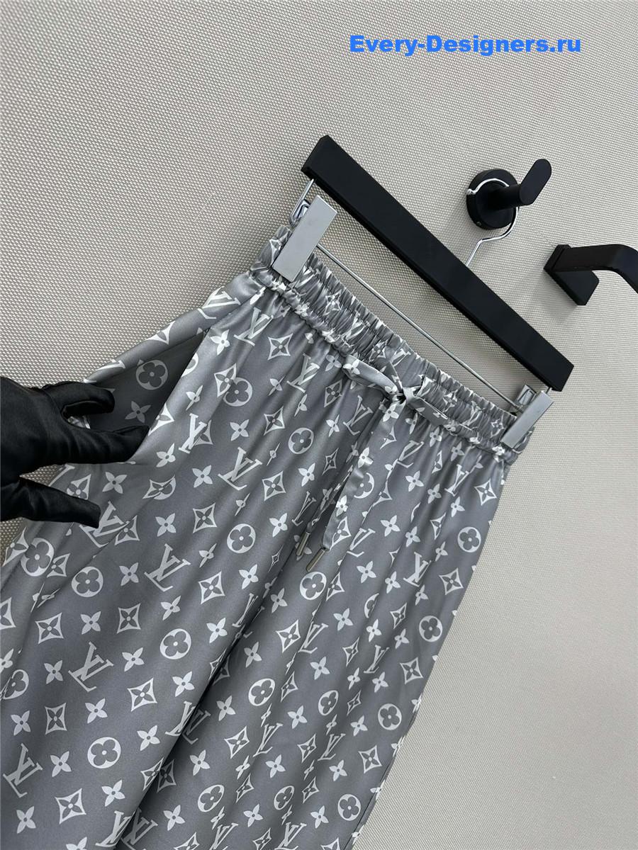 l0vis Vvtt0n lv monogram print silk pants