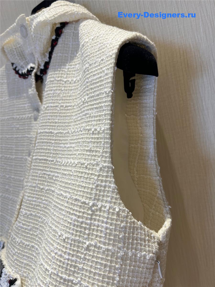 Ch**el tweed sleeveless hooded dress