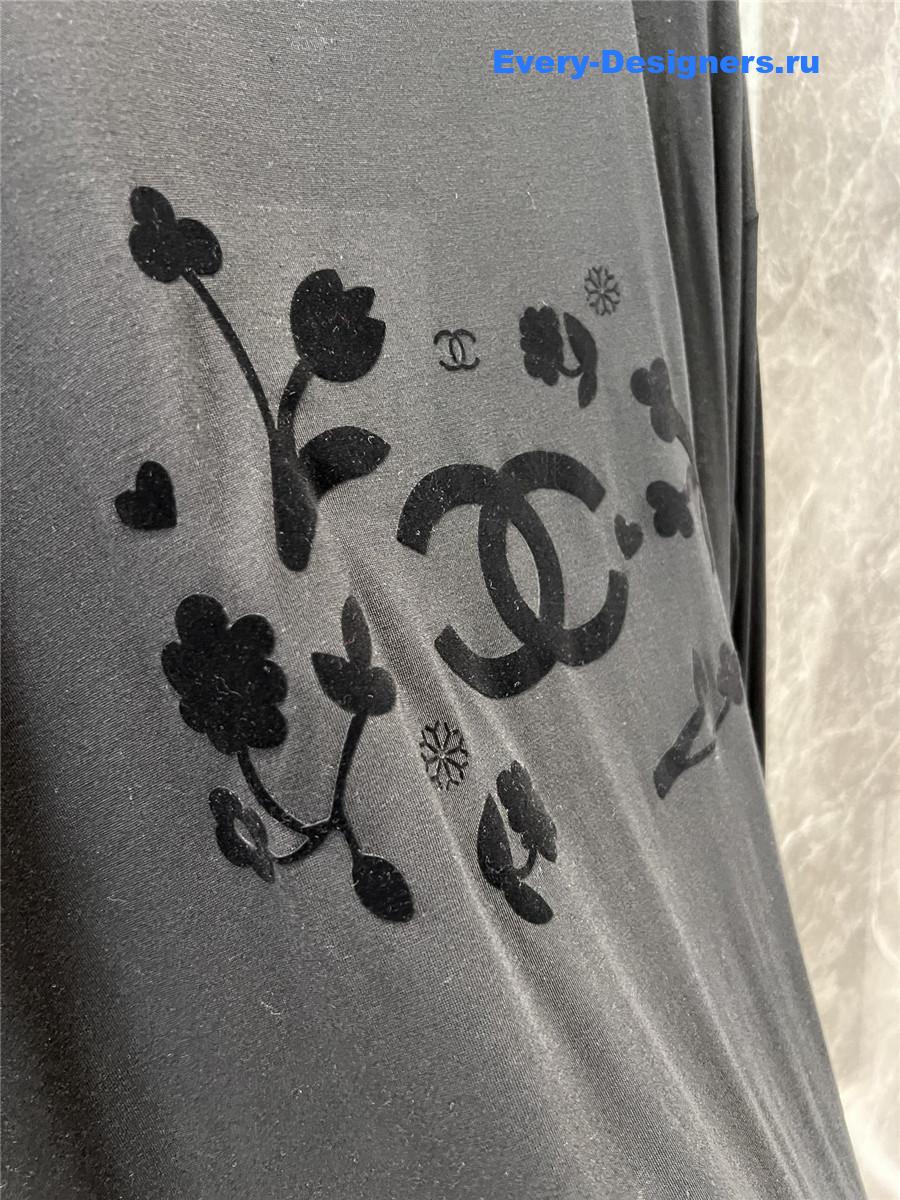 Ch**el logo print long sleeve top black