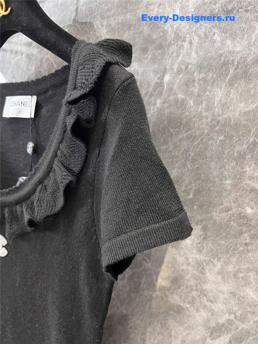 Ch**el black crew neck knit top