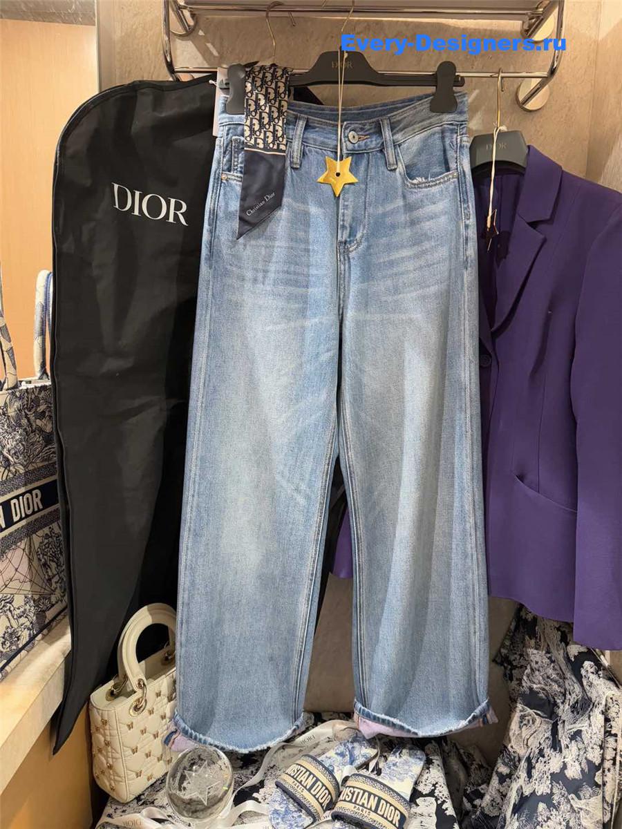 D10r relaxed high-waist jeans