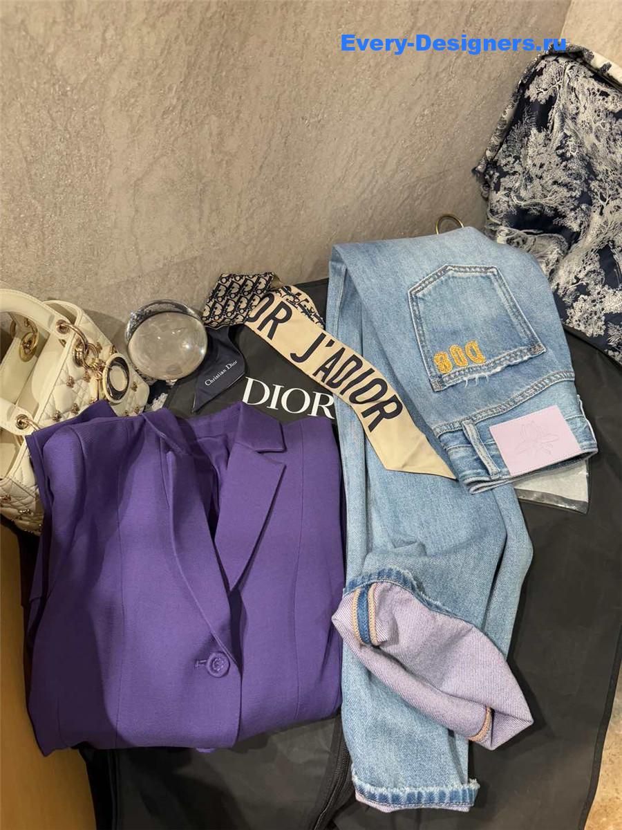 D10r relaxed high-waist jeans