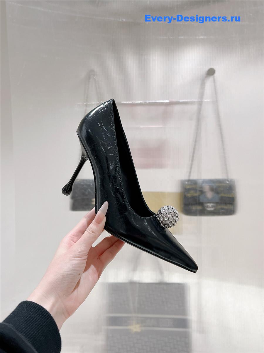 J1m*y Ch00 orb 95 embellished patent leather pumps in black