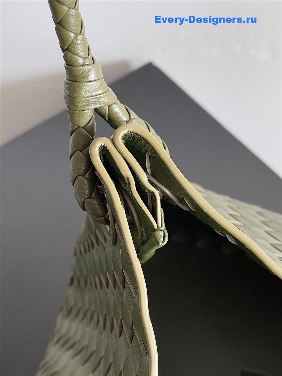 b0tt*ga Ven*ta large andiamo parachute shoulder bag green