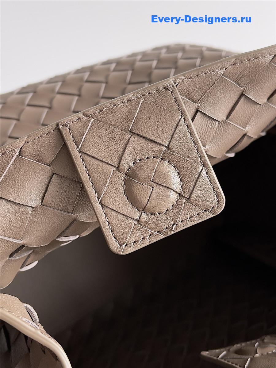 b0tt*ga Ven*ta large andiamo parachute shoulder bag brown