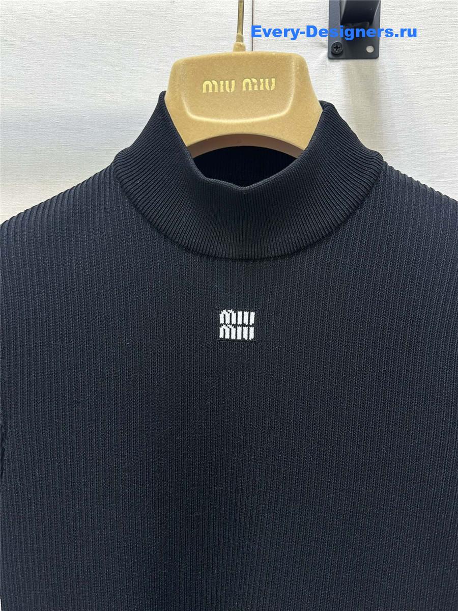 Miu Miu Embroidery Knitted Short Sleeves
