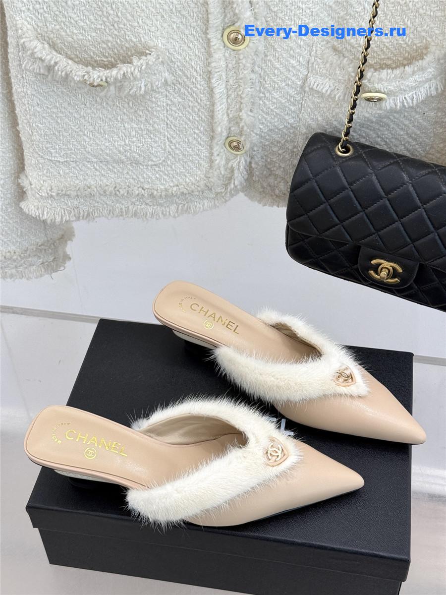 Ch**el rabbit fur pointed toe mules