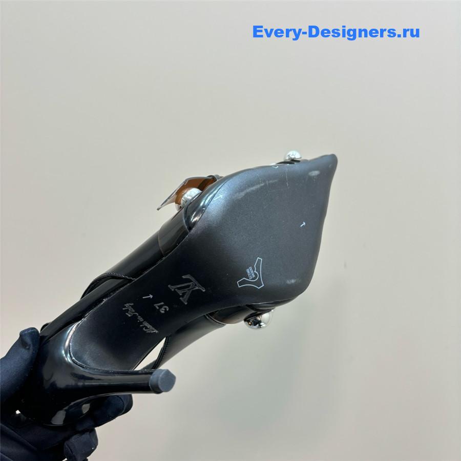 l0vis Vvtt0n studded peep toe heels