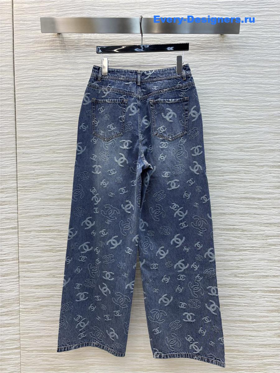 Ch**el lettering print straight jeans