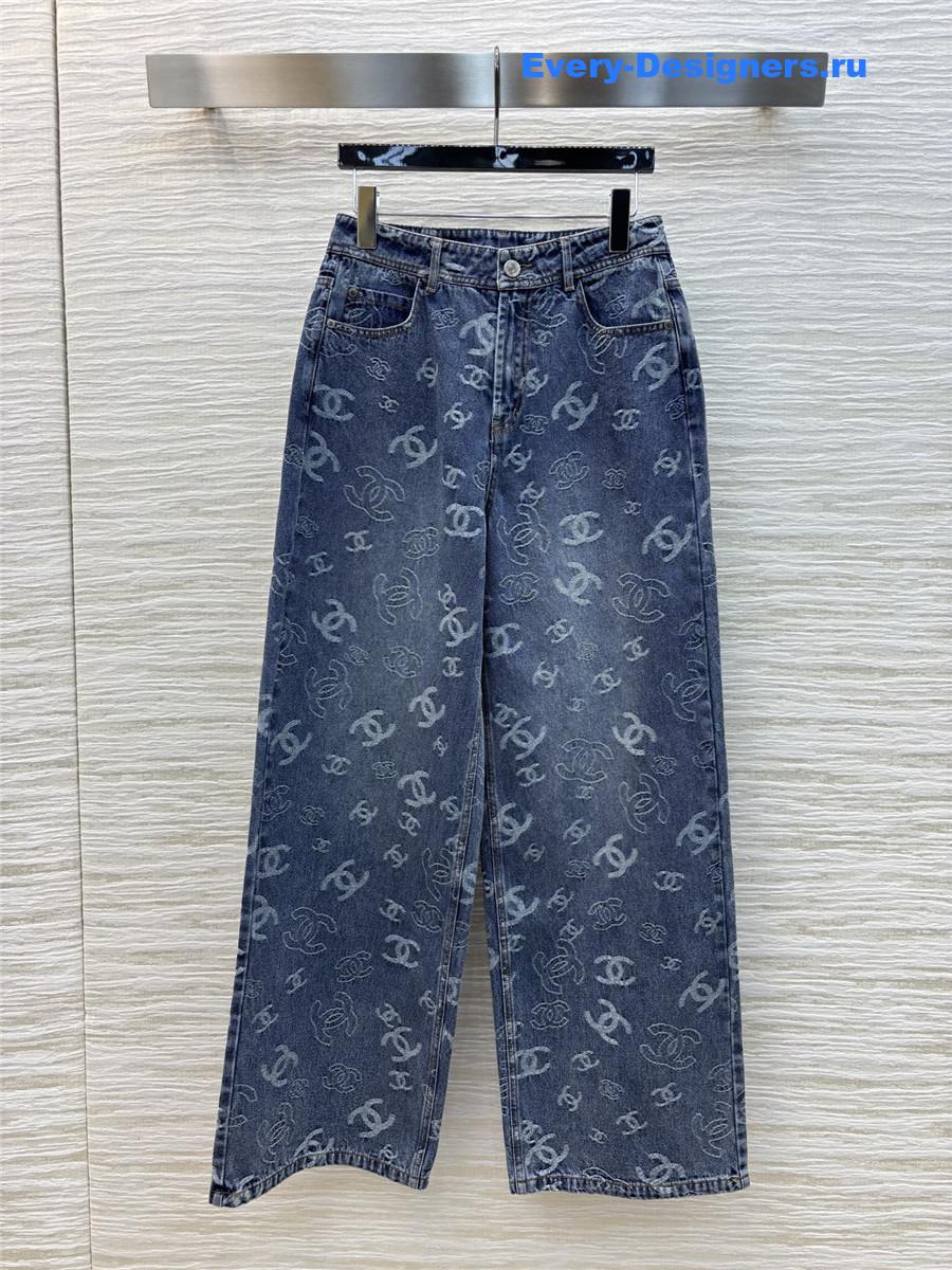 Ch**el lettering print straight jeans