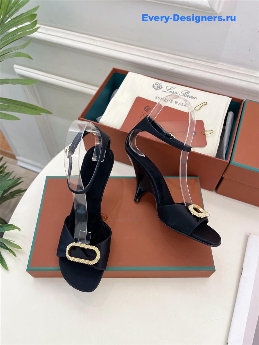 L0r0 P1ana metal buckle high heel sandals black