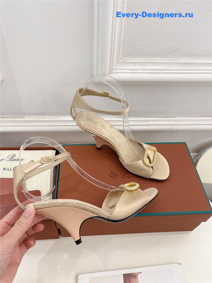 L0r0 P1ana metal buckle high heel sandals beige
