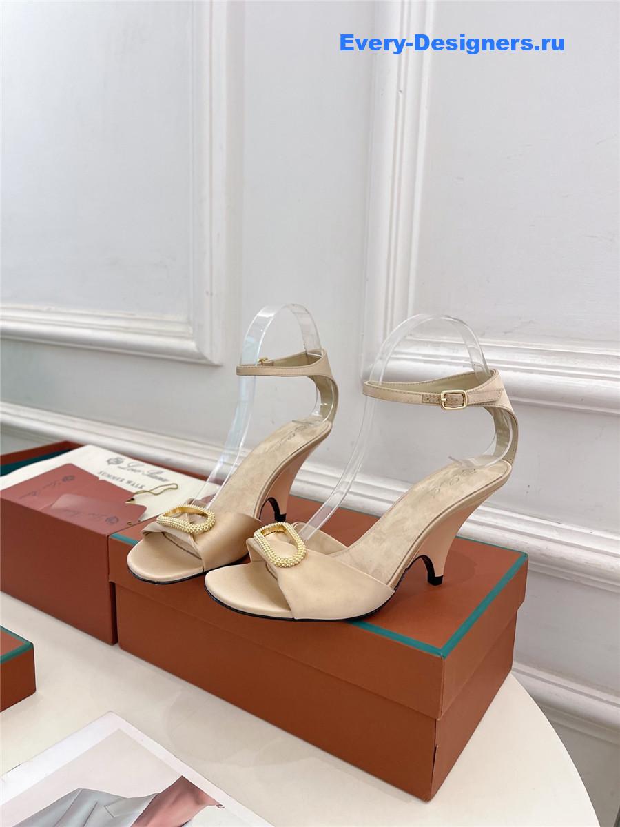 L0r0 P1ana metal buckle high heel sandals beige