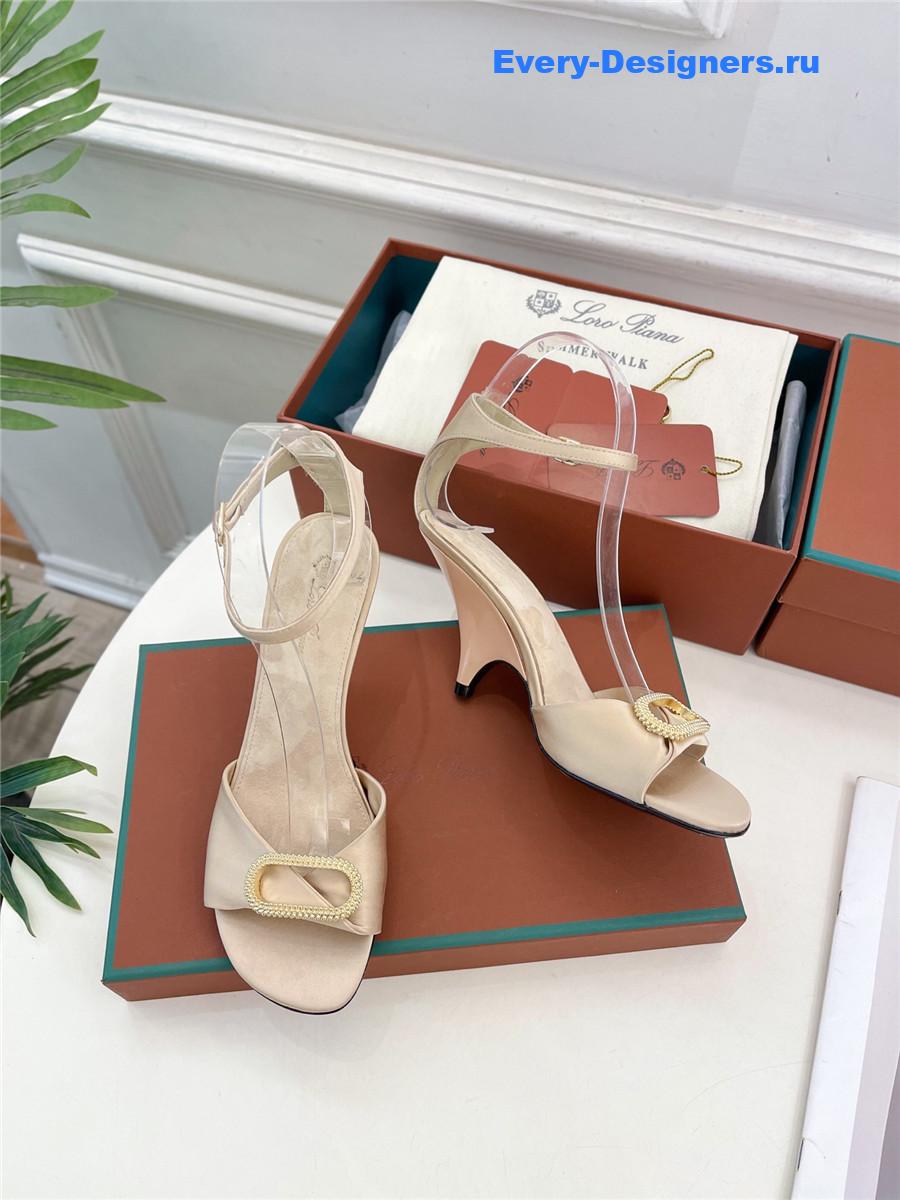 L0r0 P1ana metal buckle high heel sandals beige