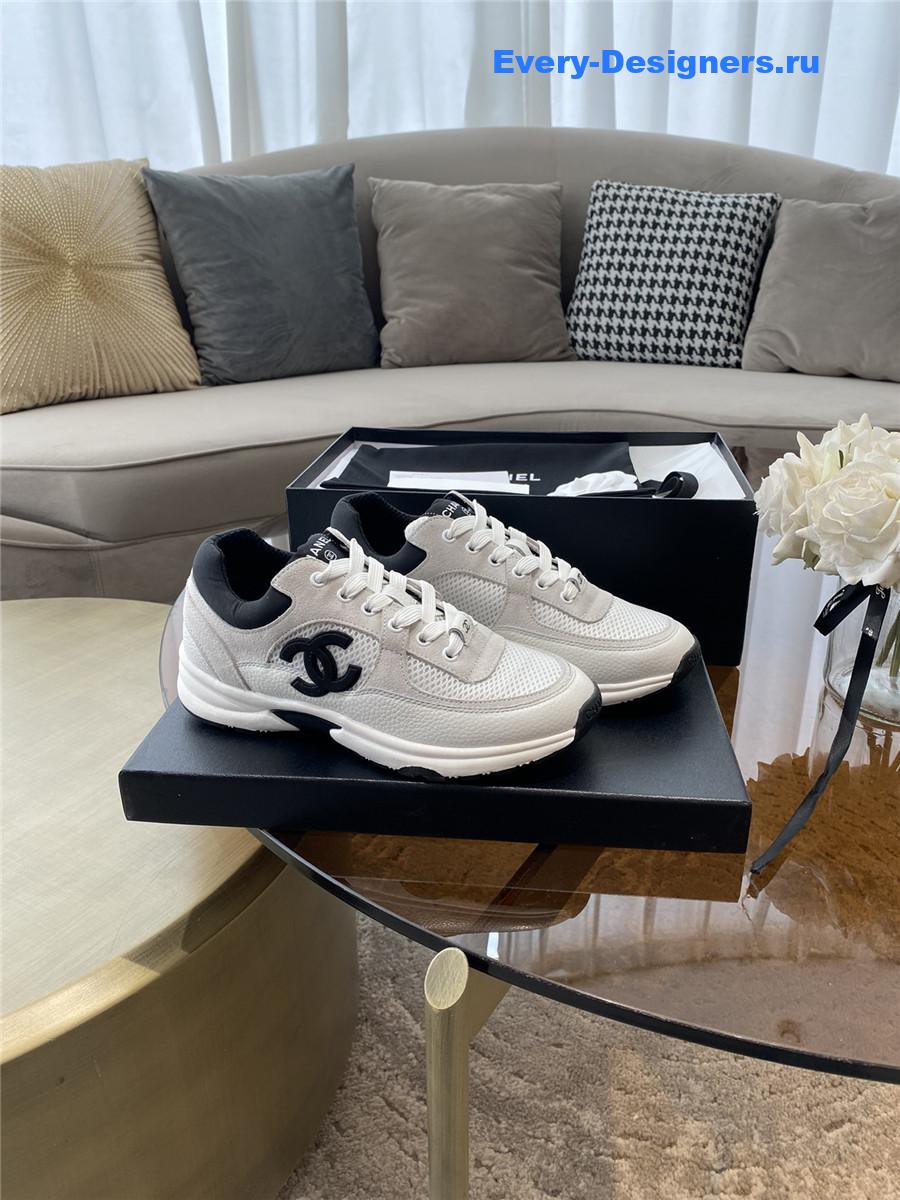 Ch**el white and black cc runners