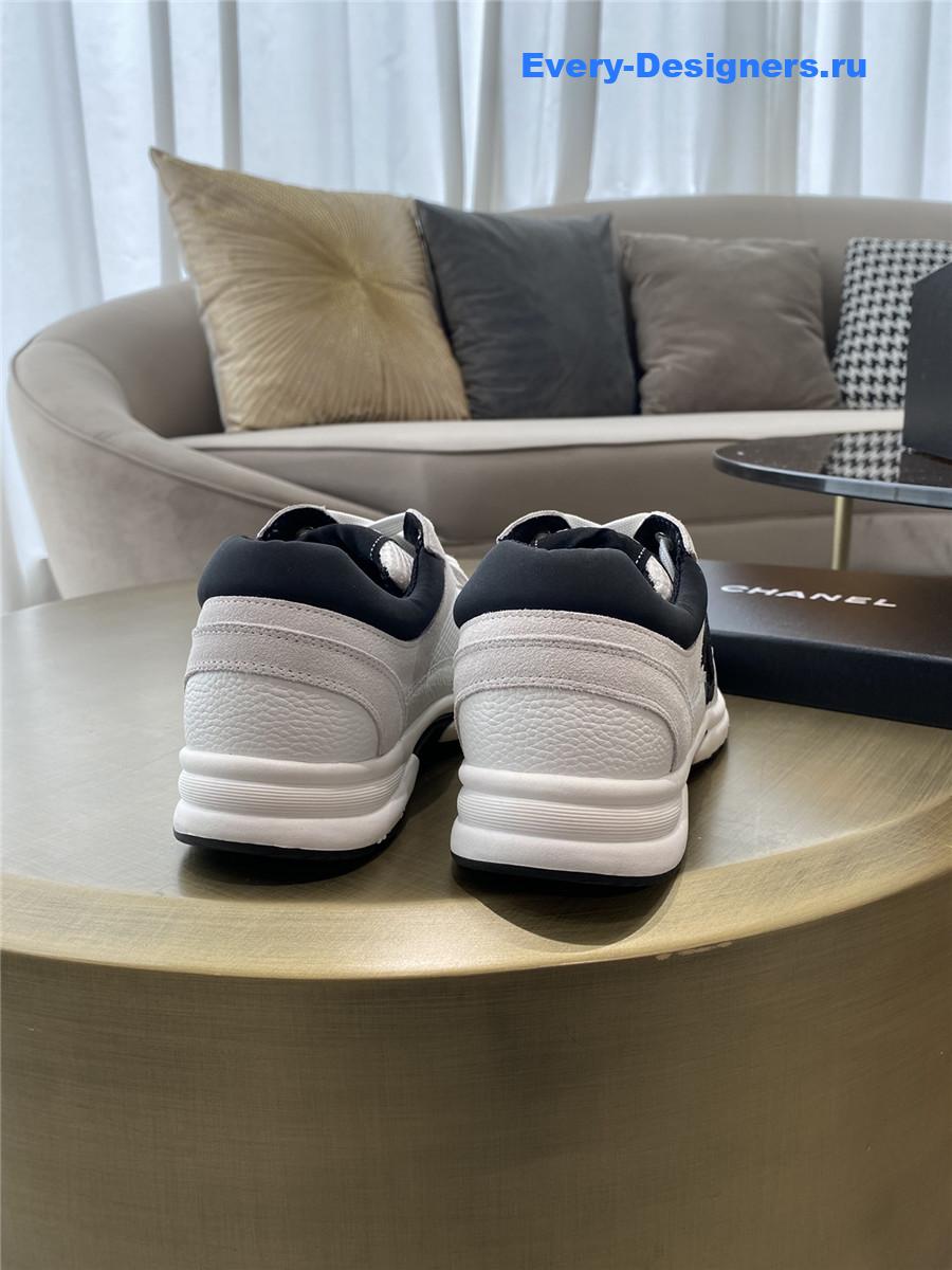 Ch**el white and black cc runners