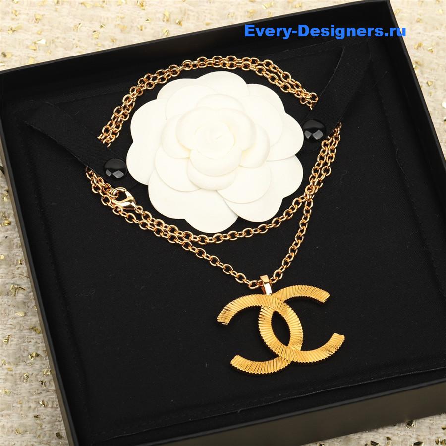 Ch**el cc logo necklace