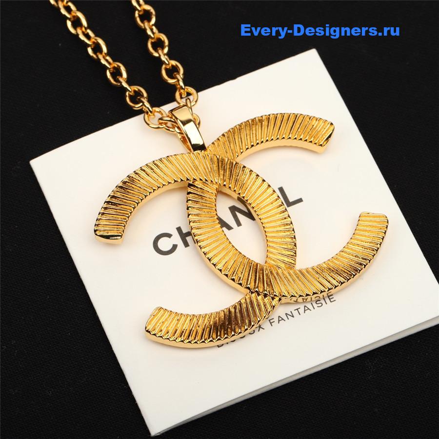 Ch**el cc logo necklace